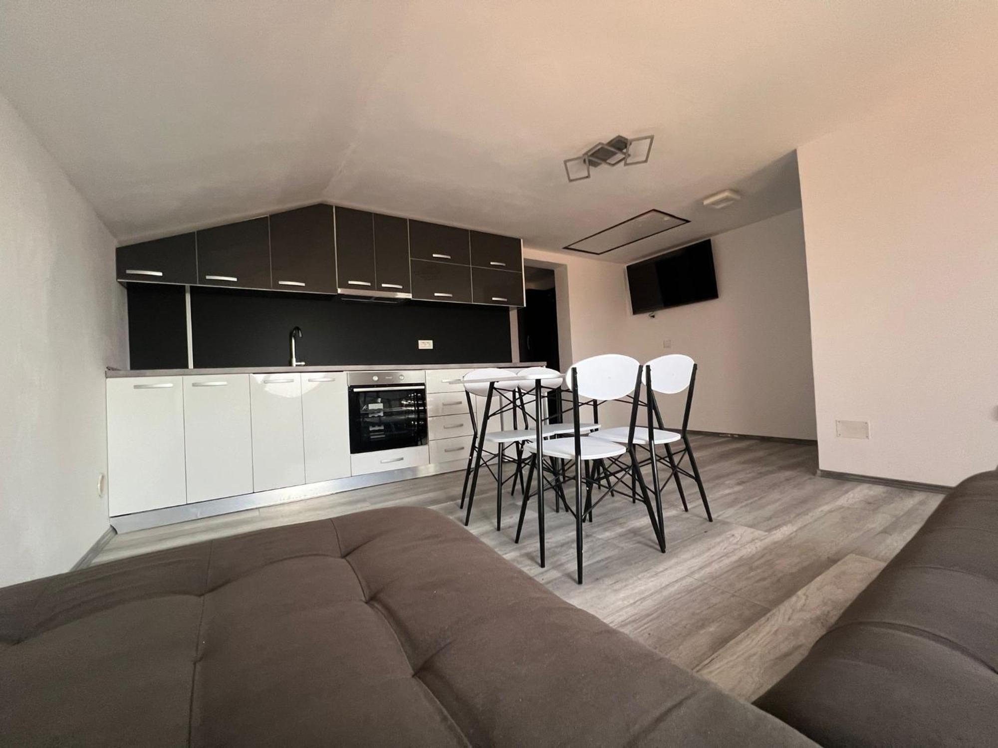 Apartament Casa Dragoeni Târgu Jiu エクステリア 写真